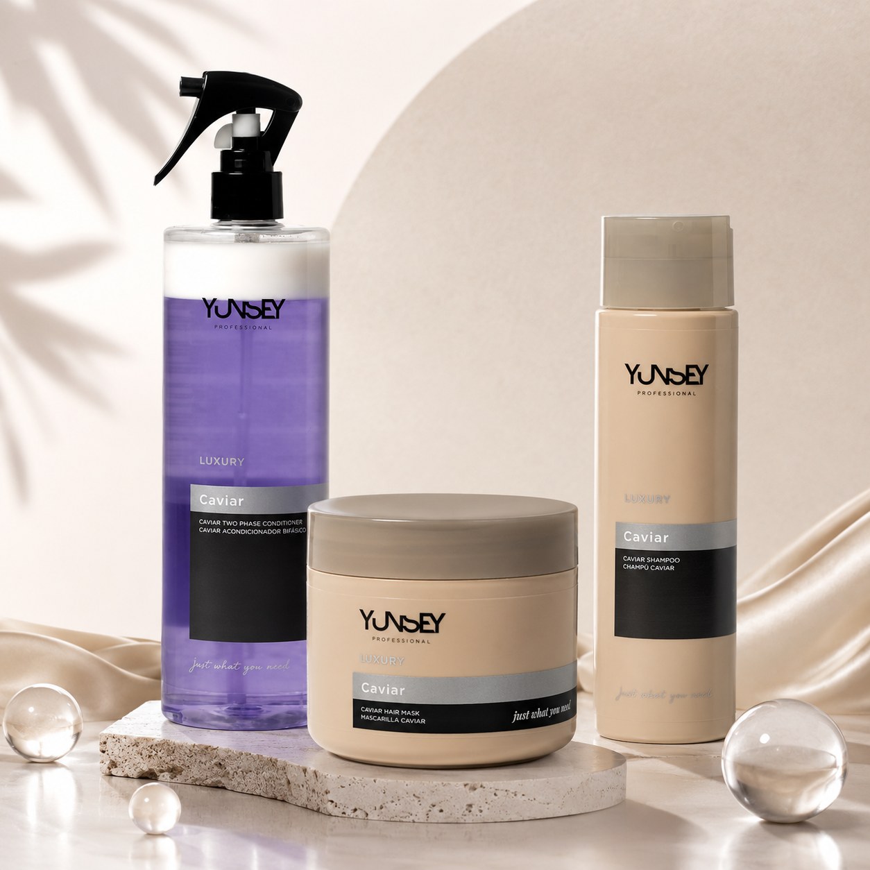 Productos YUNSEY Luxury Caviar con estética elegante de seda y brillo